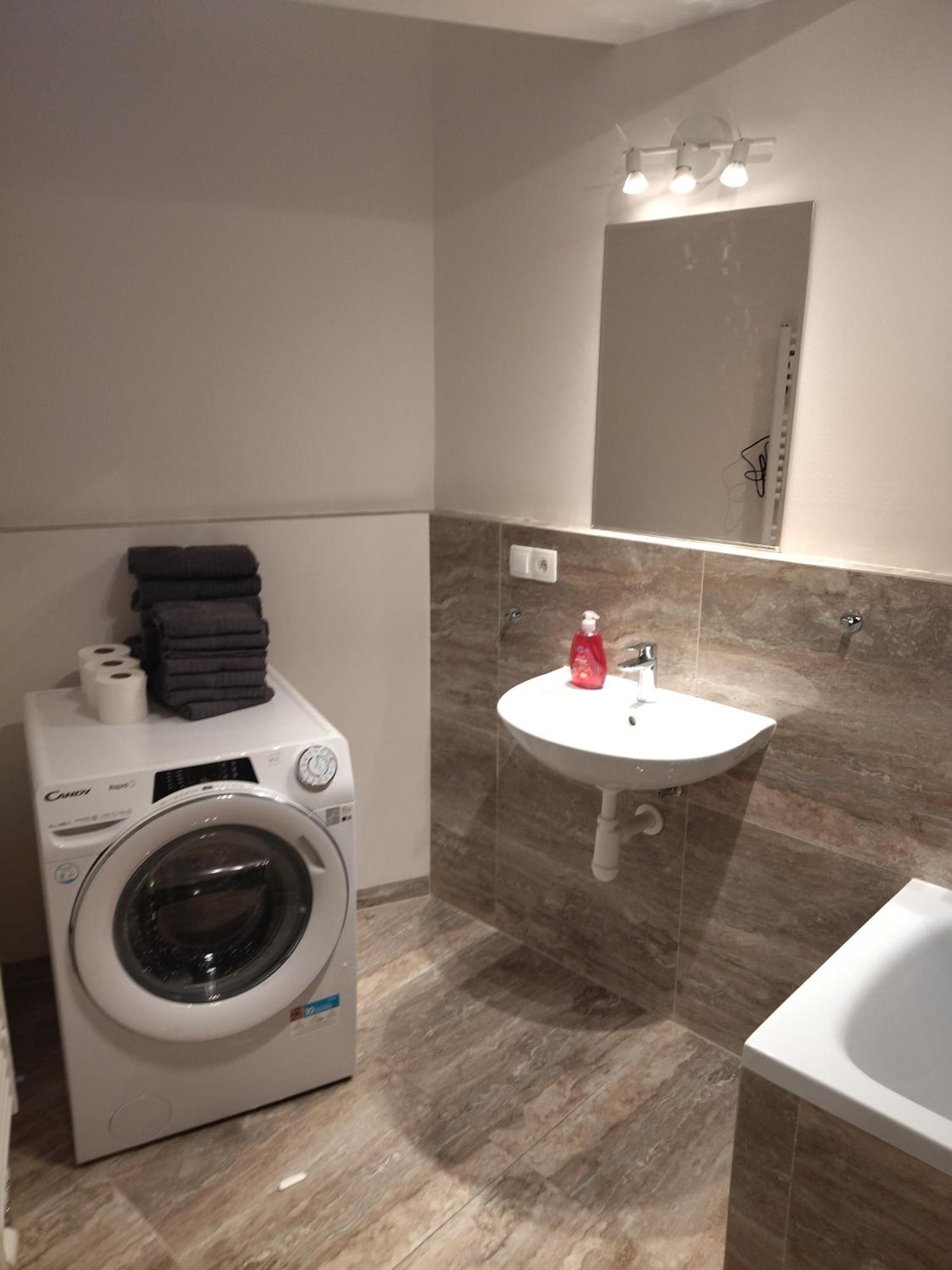 Brand New Studio Apartment #24 In Elite Residence With Free Secure Parking In The Center Prag Dış mekan fotoğraf